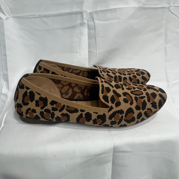 Me too Basin Knit Cheetah Flat Size 8M - Picture 2 of 5